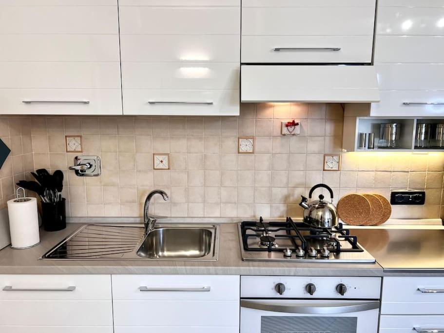 Comfyspot Apartment Rosia Luaran gambar
