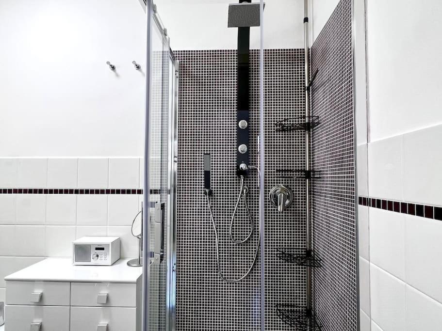 Comfyspot Apartment Rosia Luaran gambar
